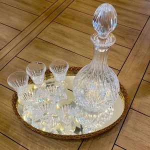 Liquore decanter, shot glasses, and tray.